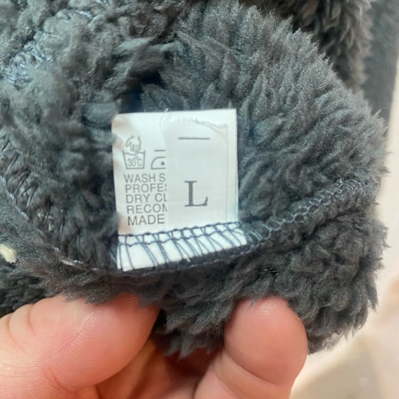 NWOT Womans Lg Fuzzy Sweater - Picture 2 of 2